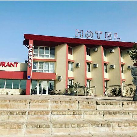 Hotel Caras Оравица Екстериор снимка
