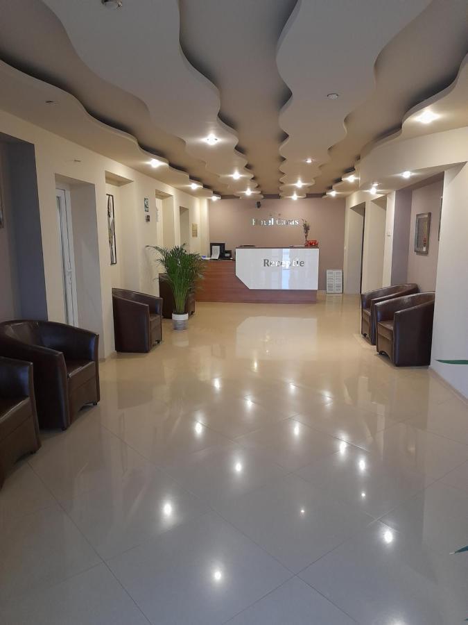 Hotel Caras Оравица Екстериор снимка
