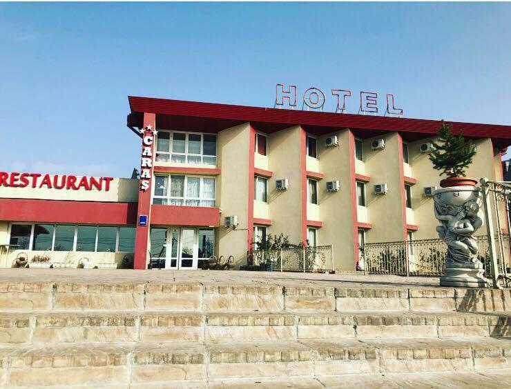 Hotel Caras Оравица Екстериор снимка